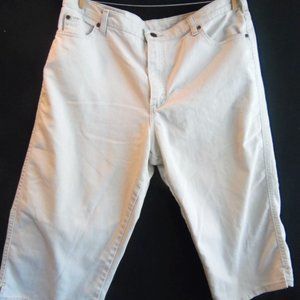 Capris Denim Lees(345bost) preowned clean stain and damage free